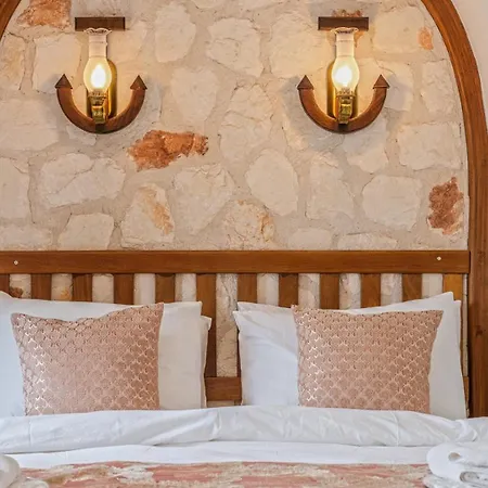 מלון Oasis (adults Only) 2*