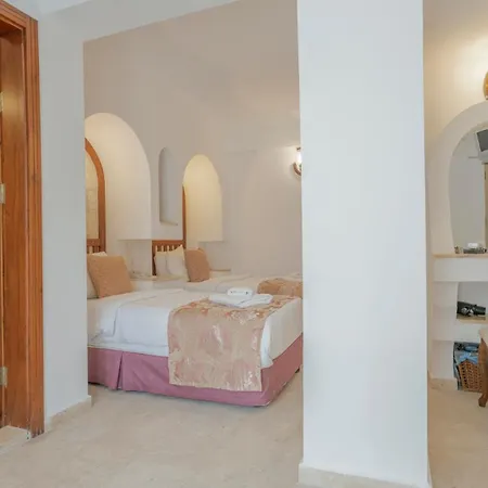 فندق Oasis (adults Only) 2*